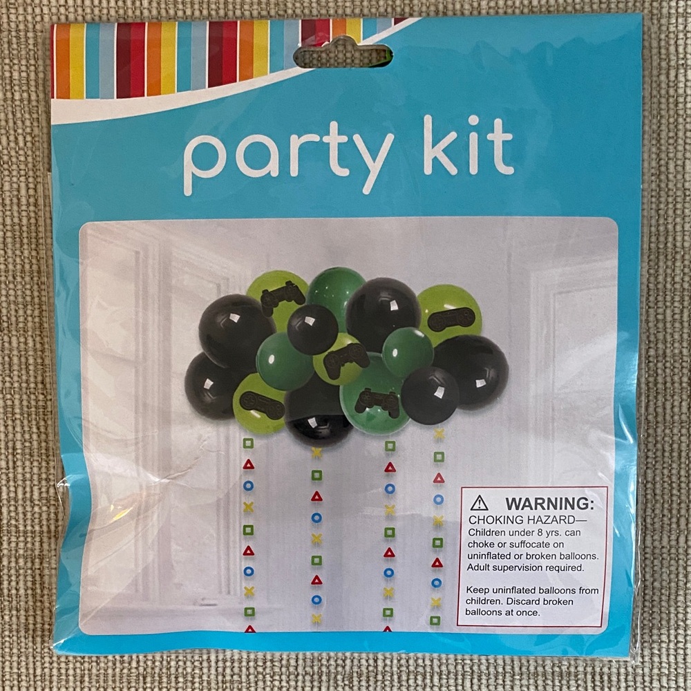 Party Kit Gamer Theme with Black and Green Balloons